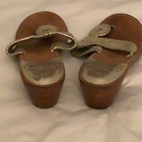 Jack Rogers sandals 8 Med Gold - Picture 3 of 4